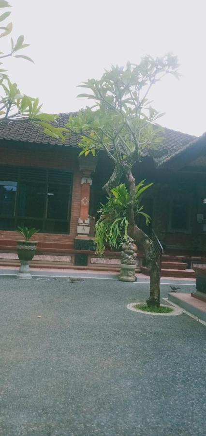 Liang House And Hostel Ubud Dış mekan fotoğraf