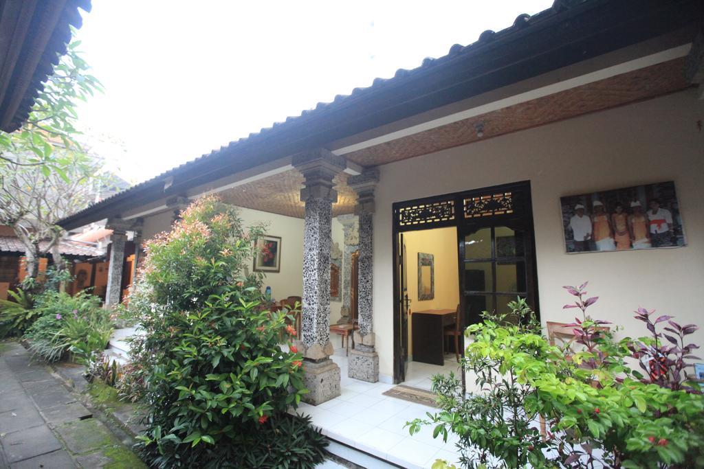 Liang House And Hostel Ubud Dış mekan fotoğraf